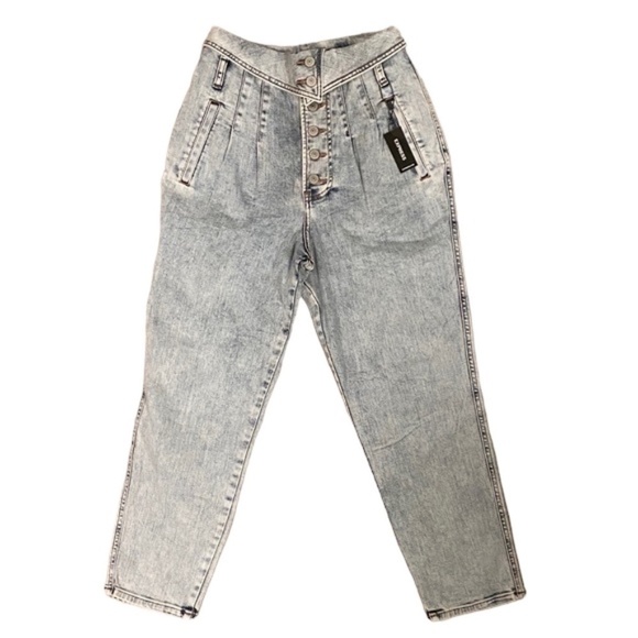 Express Tapered Ankle Super High Rise Jeans Light Wash, Size 6 28" Waist. - Picture 10 of 11